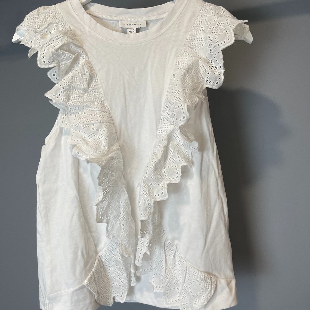 NWT Topshop White Eyelet Ruffle Tee - Size 6